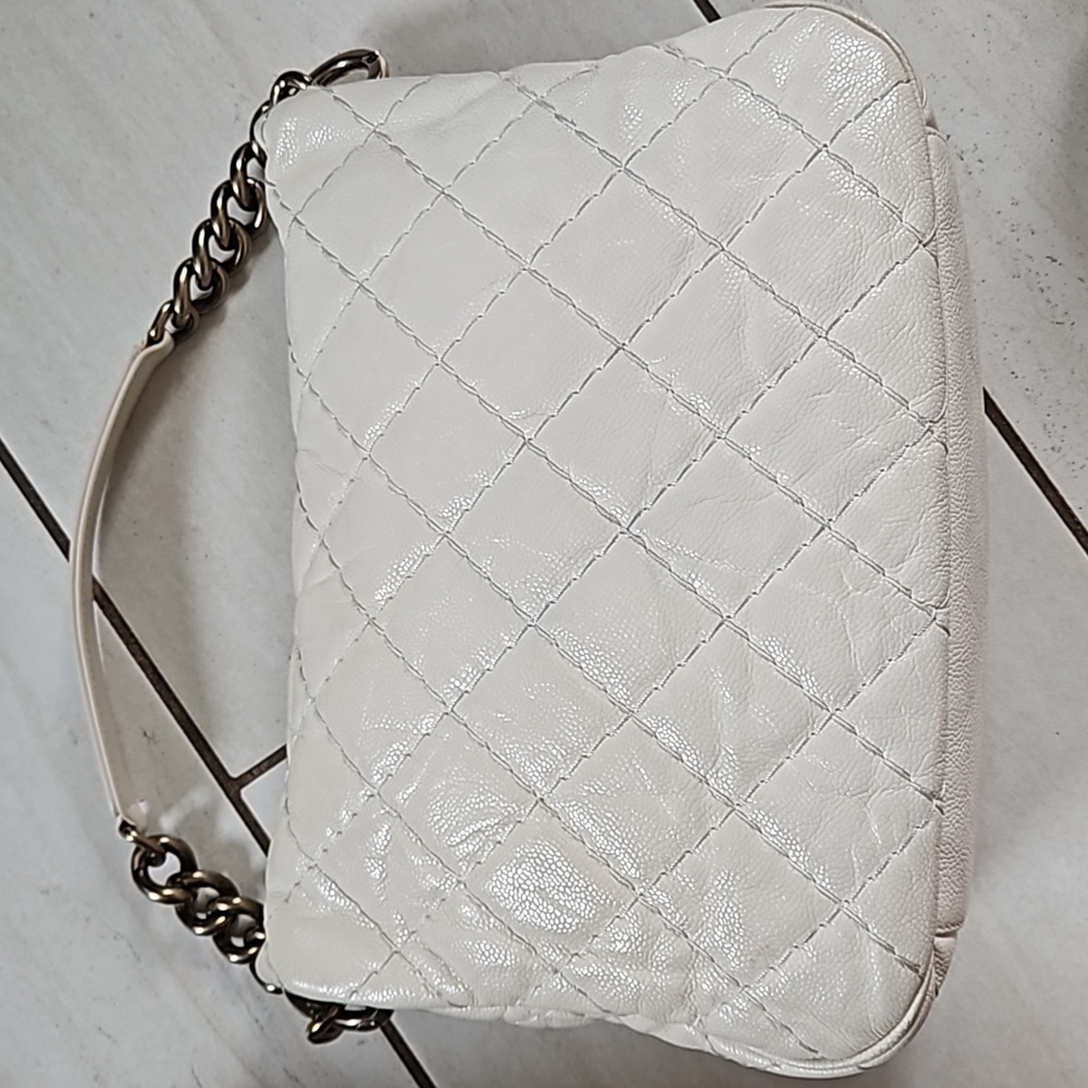 CHANEL 14S Flap Bag Crossbody Cream Leather Gold Chain CC Logo w/Box + Card - Picture 6 of 16